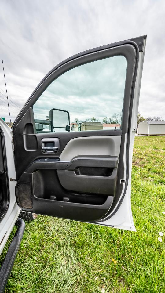 Chevrolet Silverado 3500HD Work Truck Crew Cab 4WD 2016