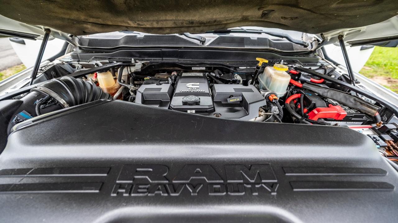RAM 5500 Regular Cab 4WD DRW 2019