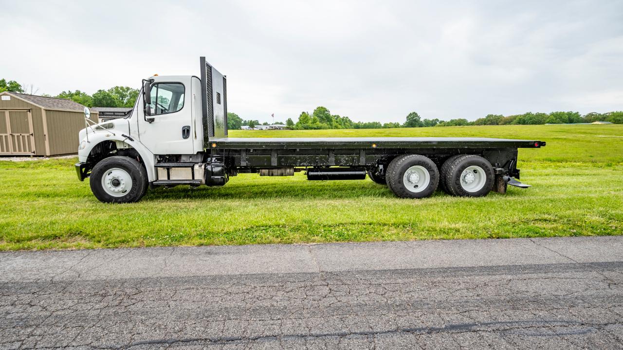 Freightliner M2  2013