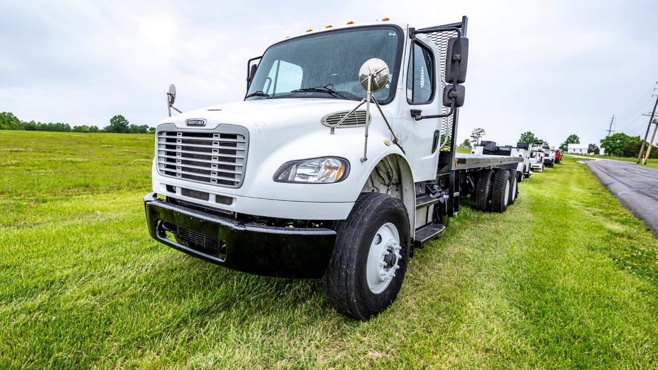 Freightliner M2  2013