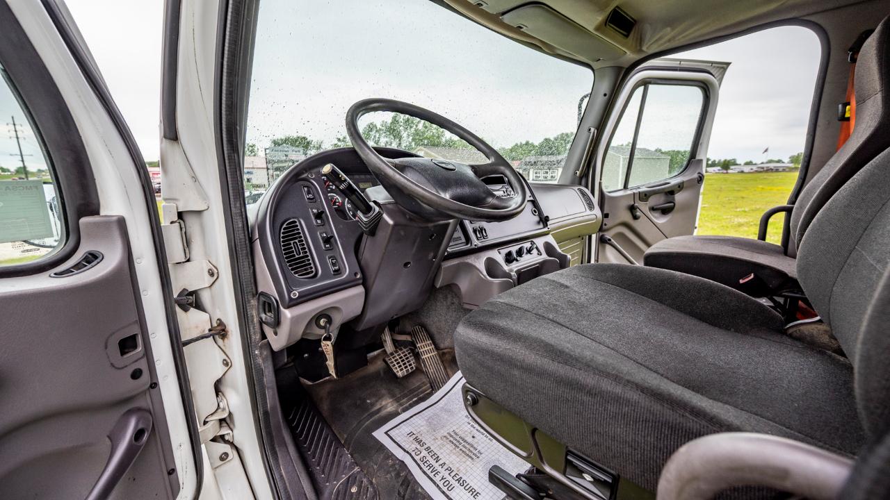 Freightliner M2  2013