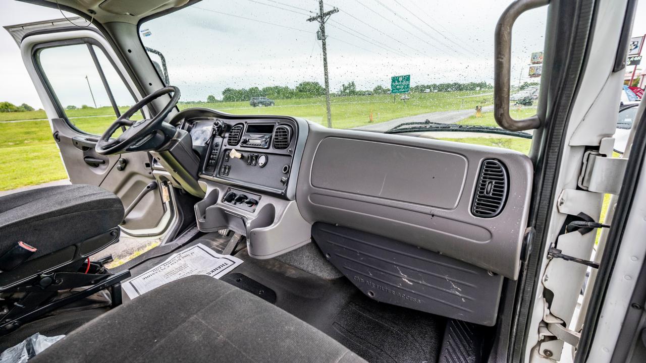 Freightliner M2  2013
