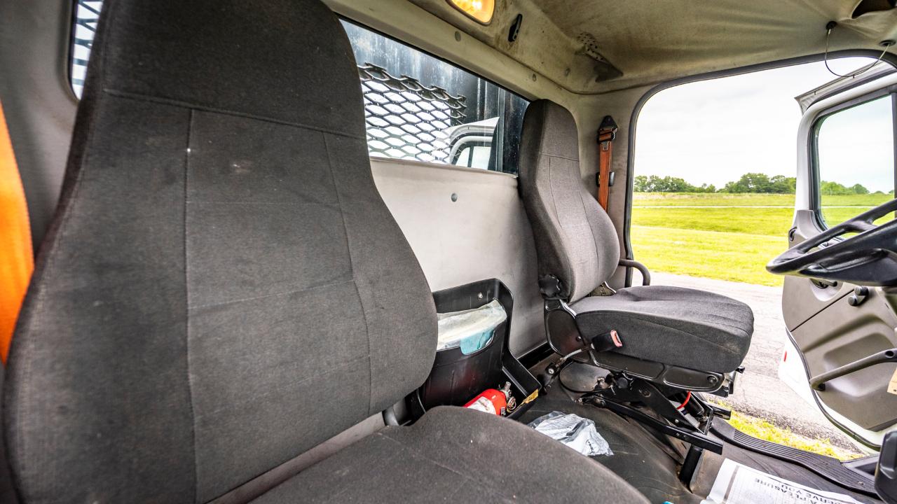 Freightliner M2  2013