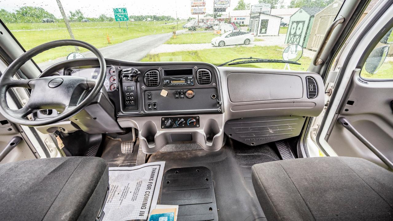 Freightliner M2  2013