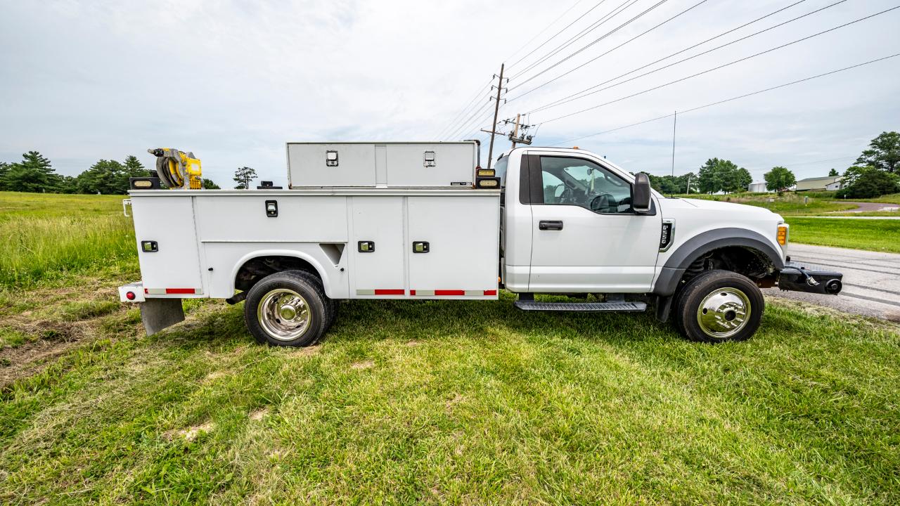 Ford F-550 Regular Cab DRW 4WD 2017