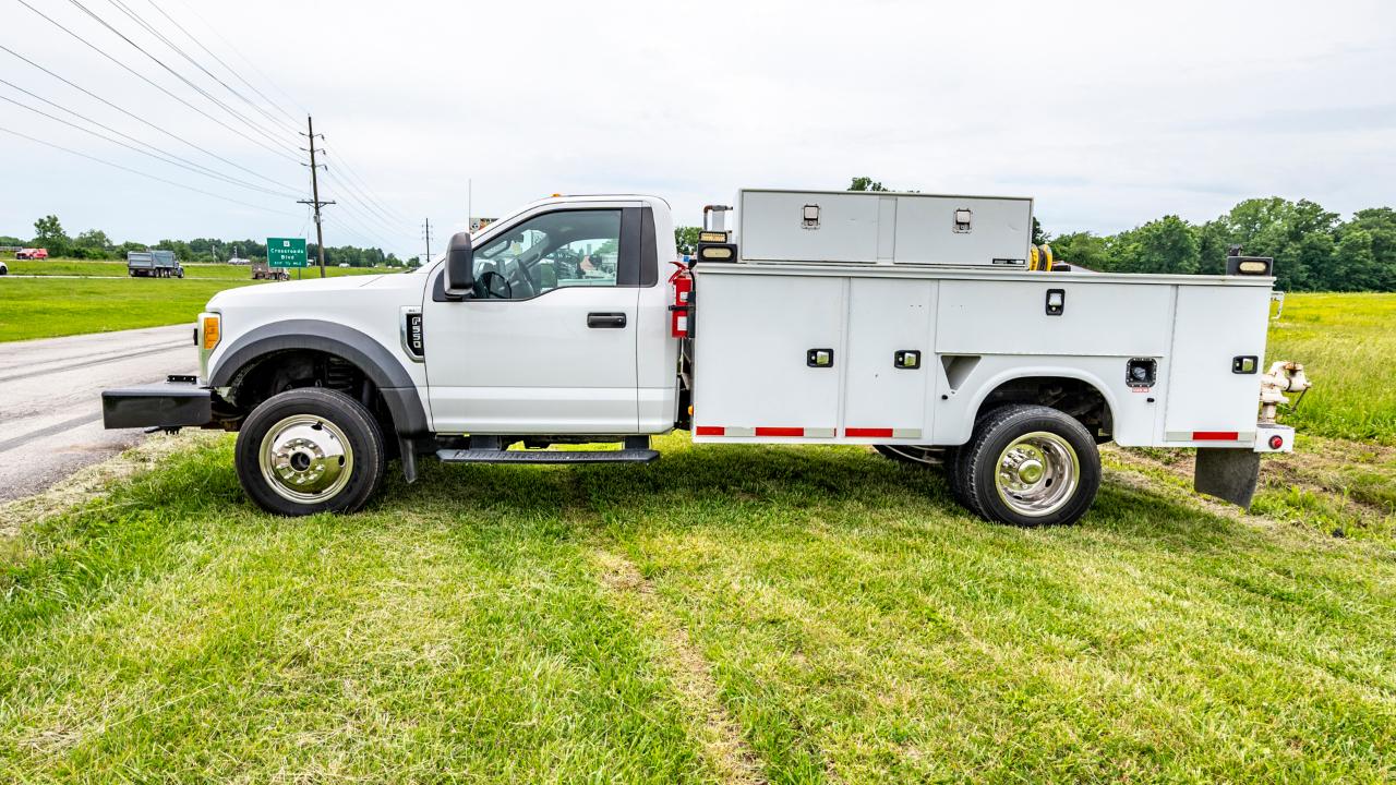 Ford F-550 Regular Cab DRW 4WD 2017