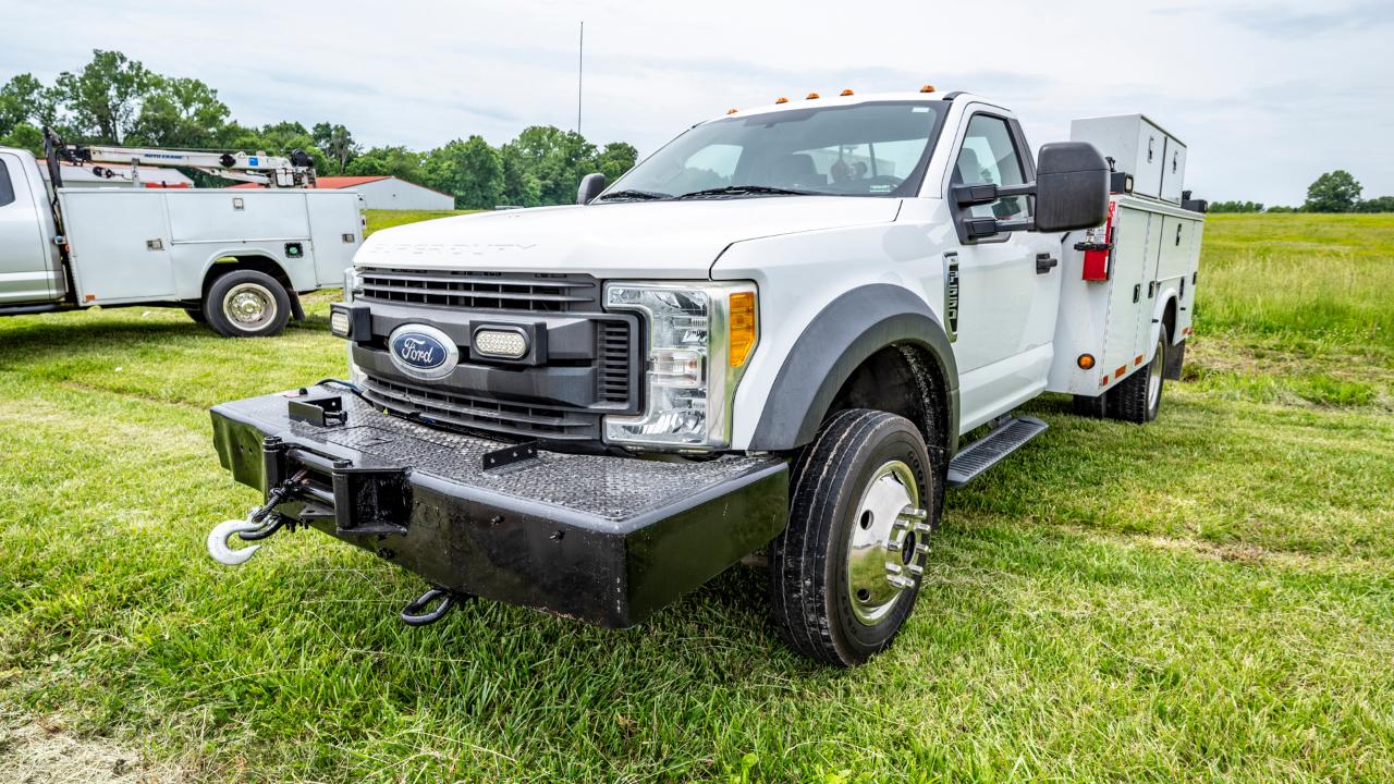 Ford F-550 Regular Cab DRW 4WD 2017