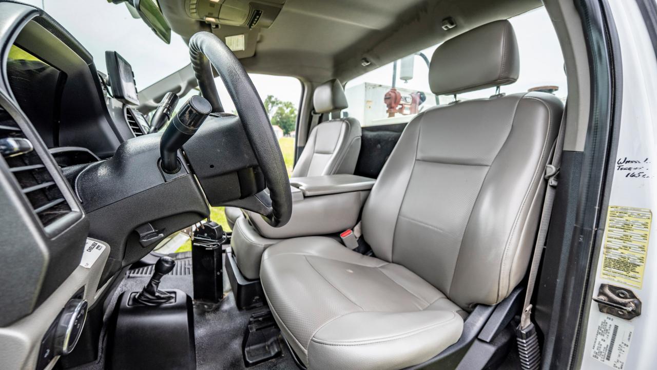 Ford F-550 Regular Cab DRW 4WD 2017