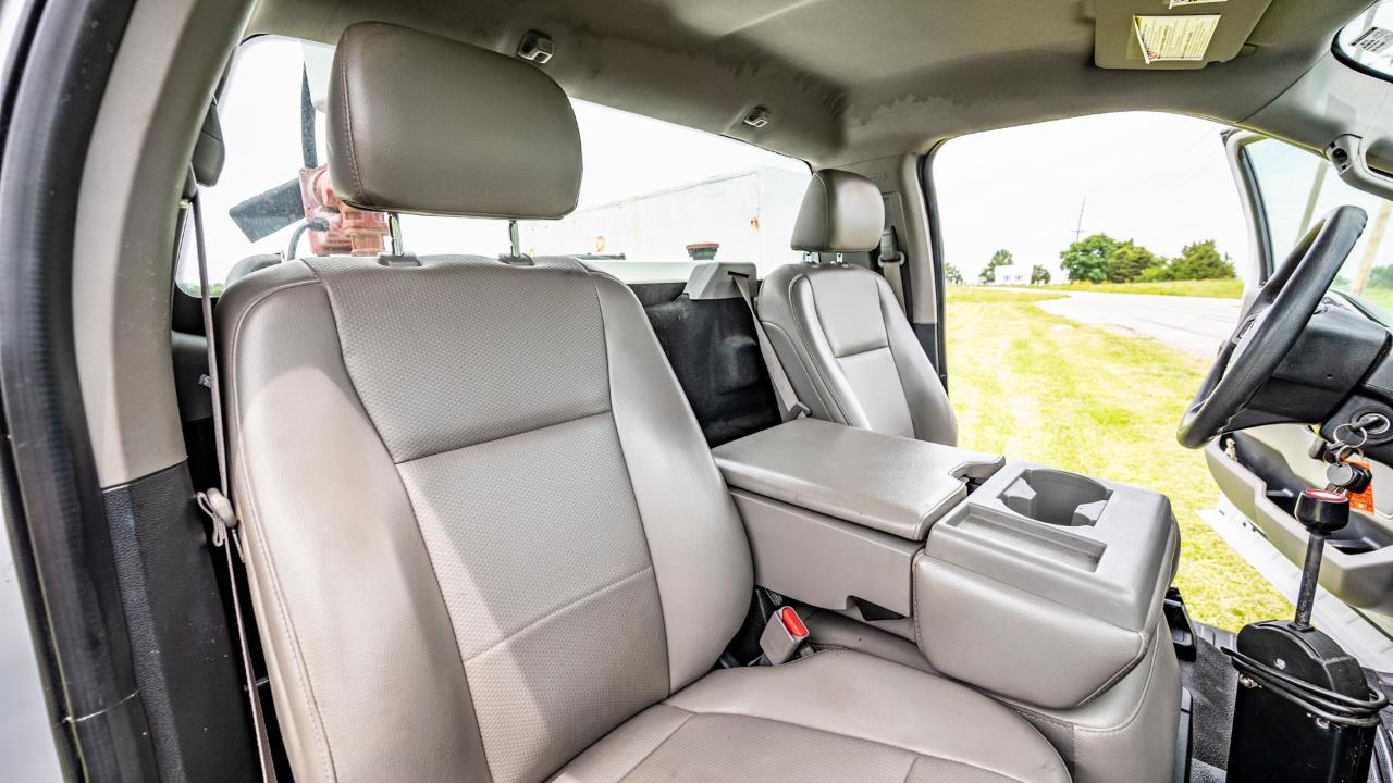 Ford F-550 Regular Cab DRW 4WD 2017