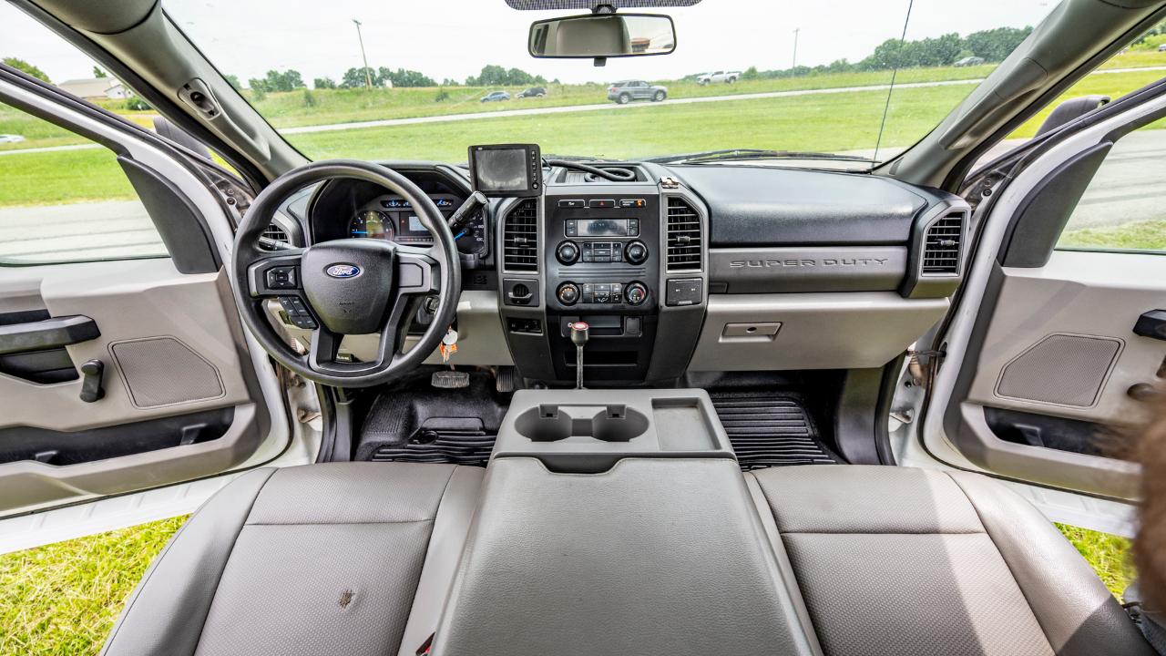 Ford F-550 Regular Cab DRW 4WD 2017