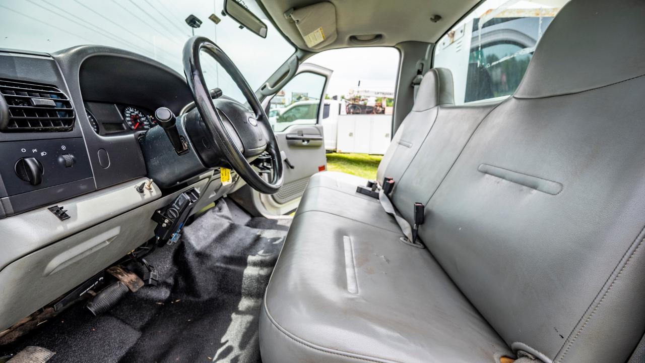 Ford F-550 Regular Cab 2WD DRW 2005