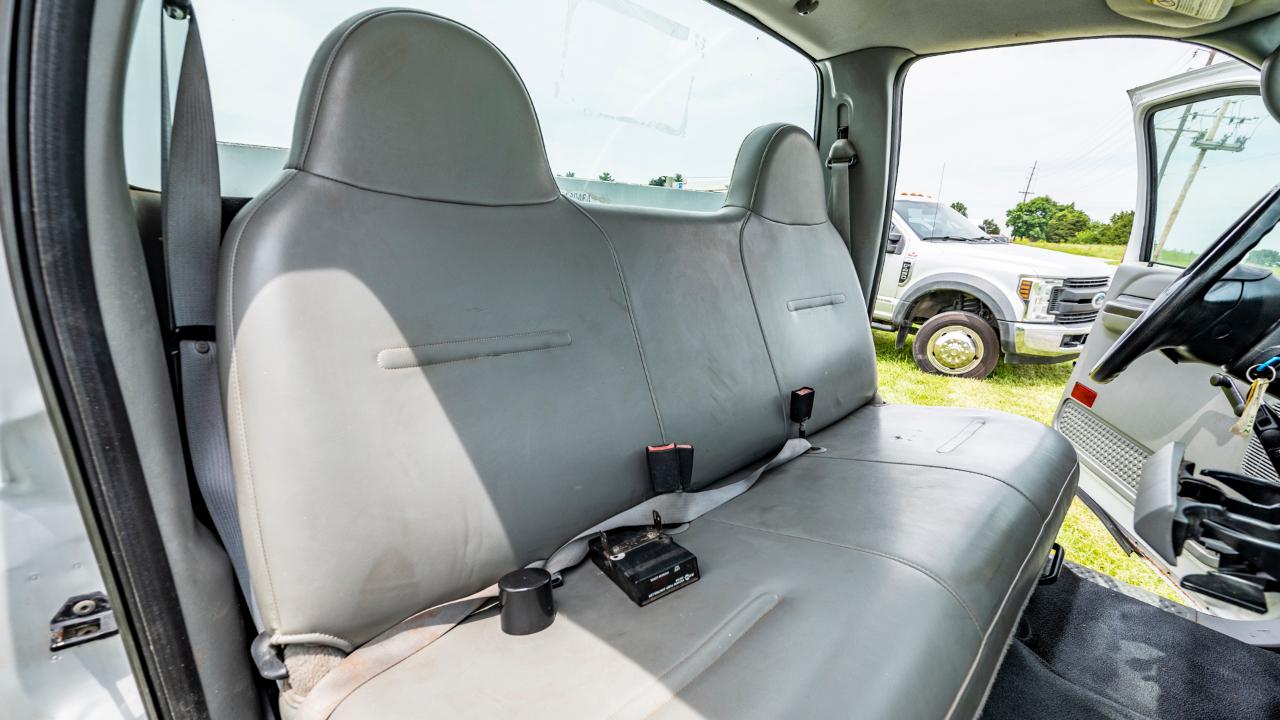 Ford F-550 Regular Cab 2WD DRW 2005