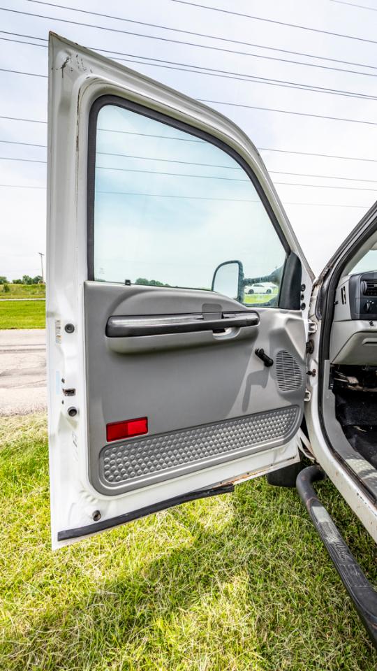 Ford F-550 Regular Cab 2WD DRW 2005