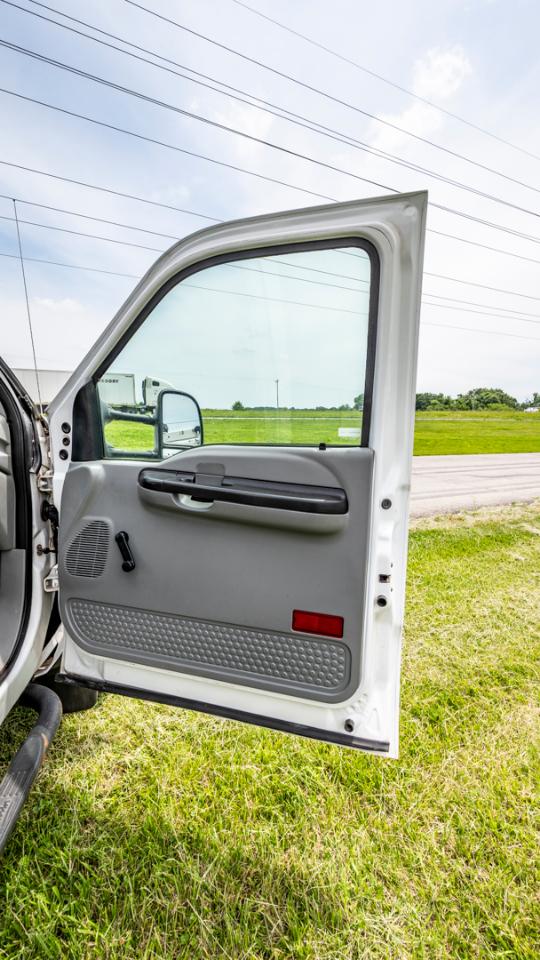 Ford F-550 Regular Cab 2WD DRW 2005