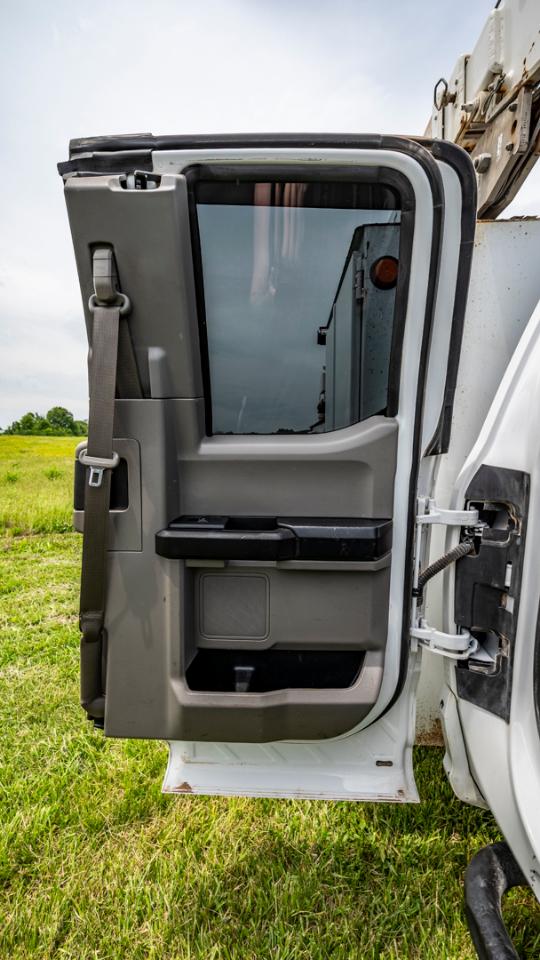 Ford F-550 SuperCab DRW 4WD 2017