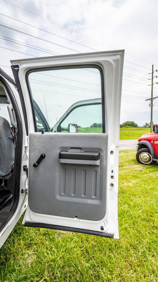 Ford F-550 Crew Cab DRW 4WD 2015