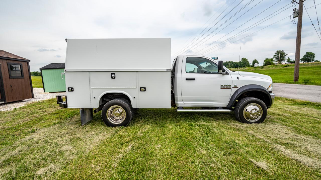 RAM 5500 Regular Cab SWB 2WD DRW 2016
