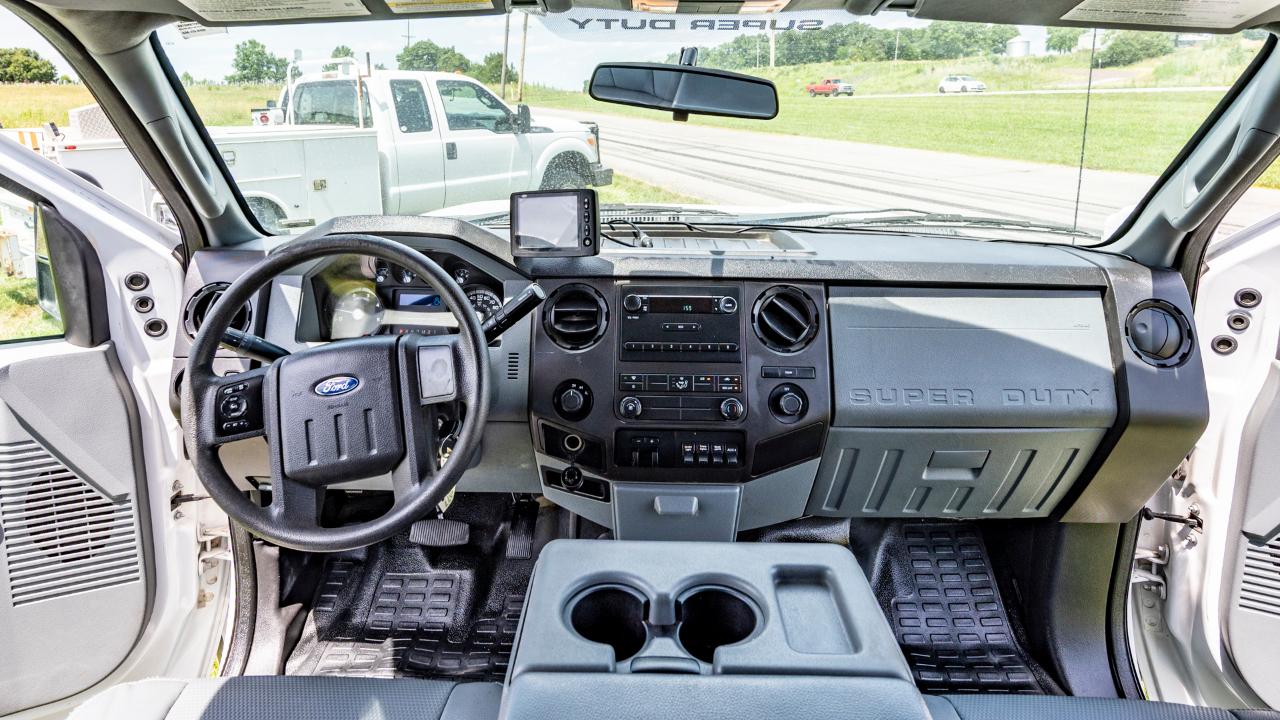 Ford F-550 Crew Cab DRW 4WD 2015