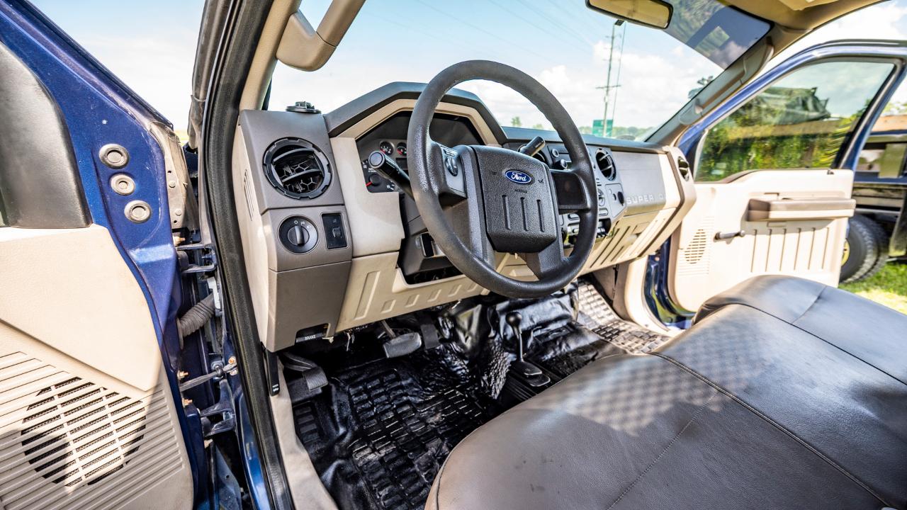 Ford F-550 Regular Cab 4WD DRW 2008