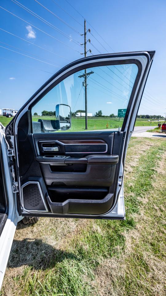RAM 5500 Crew Cab LWB 4WD DRW 2022