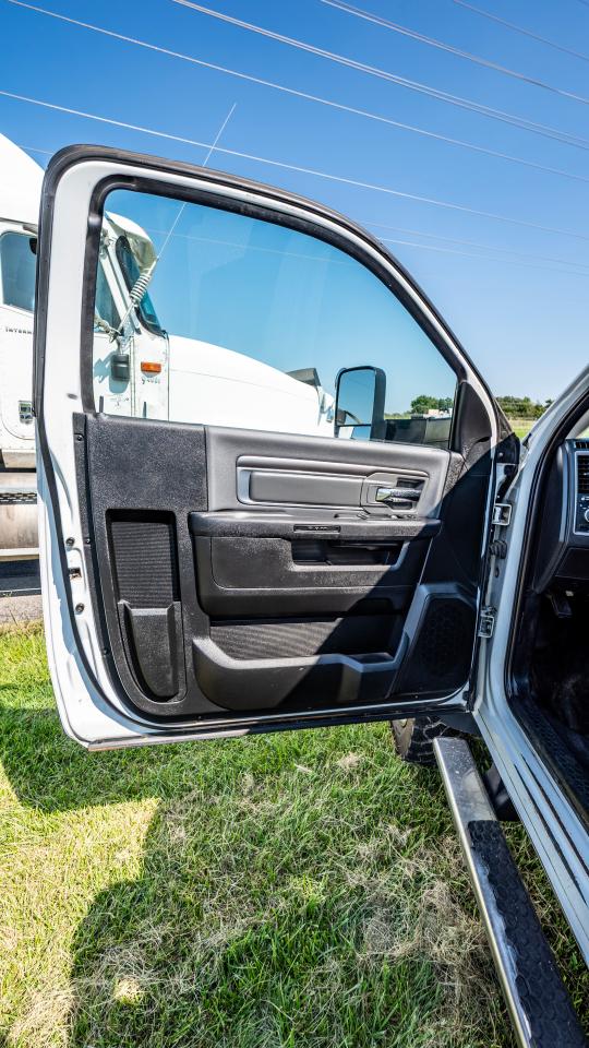 RAM 5500 Regular Cab 4WD DRW 2015