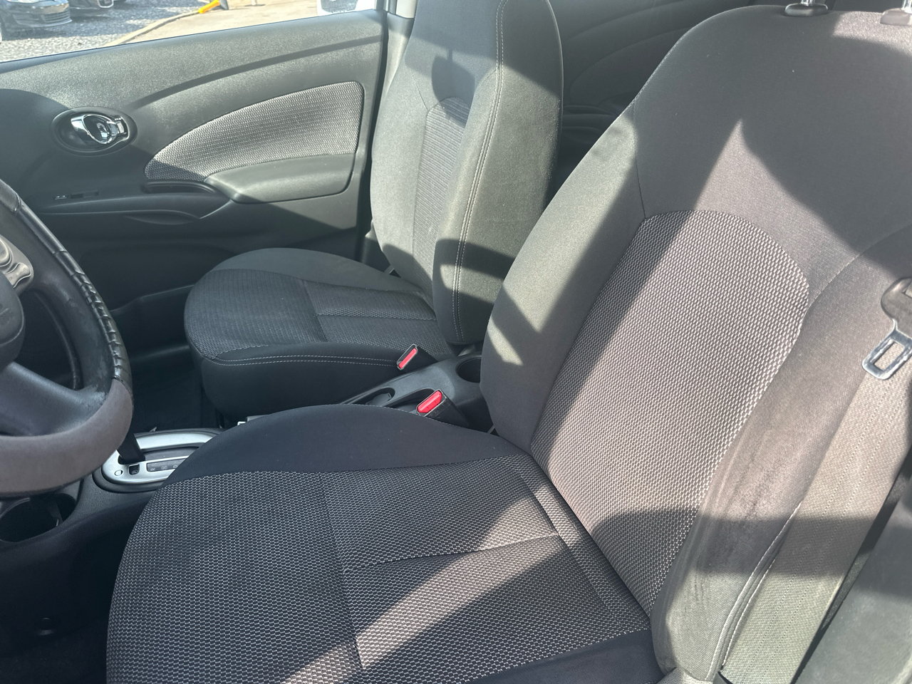 Nissan Versa 1.6 S Plus 2014