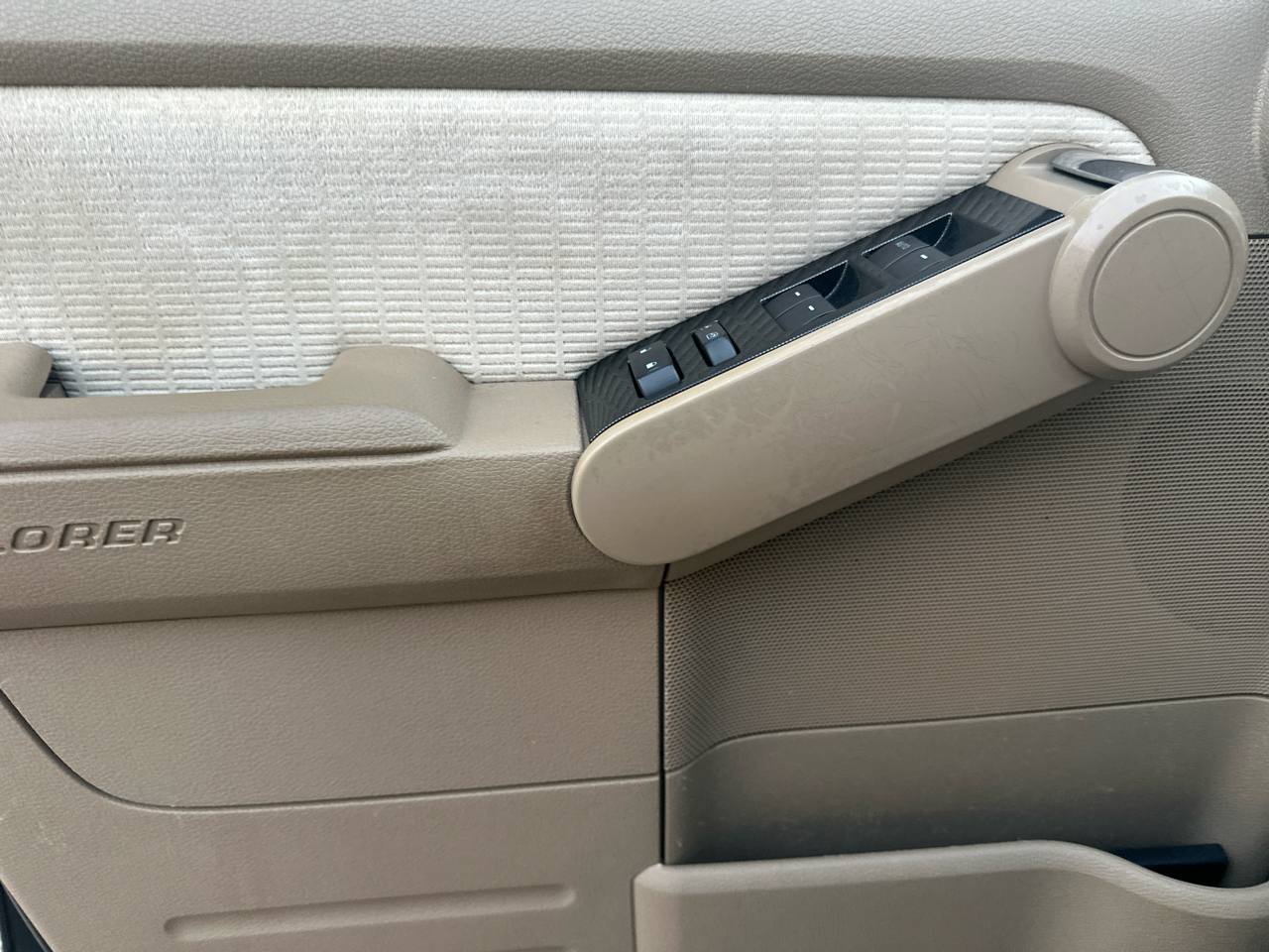 Ford Explorer Sport Trac XLT 4.0L 2WD 2010