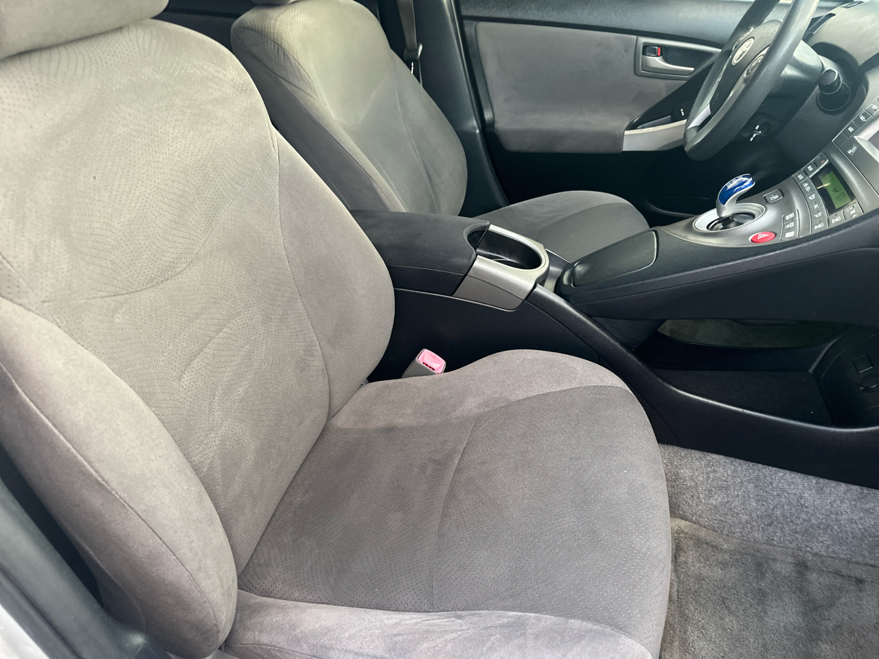 Toyota Prius Prius V 2012