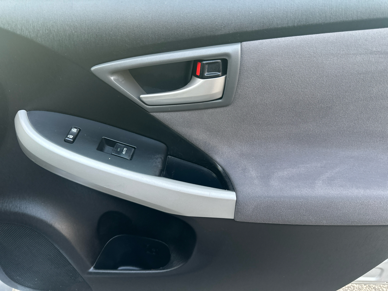 Toyota Prius Prius V 2012