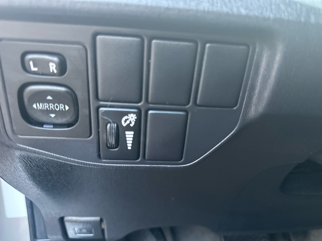 Toyota Prius Prius V 2012