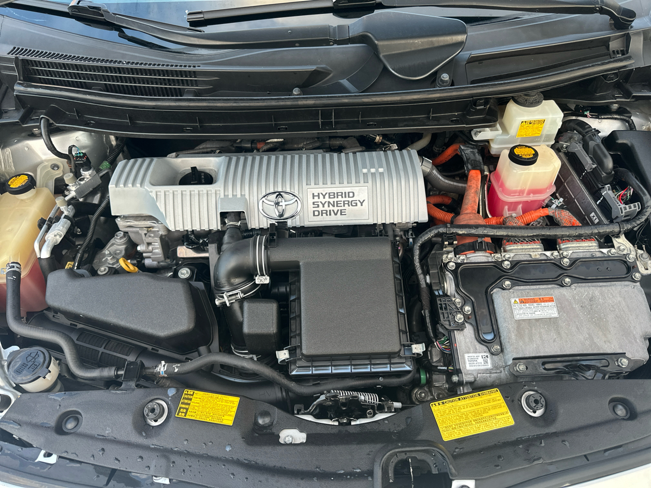 Toyota Prius Prius V 2012