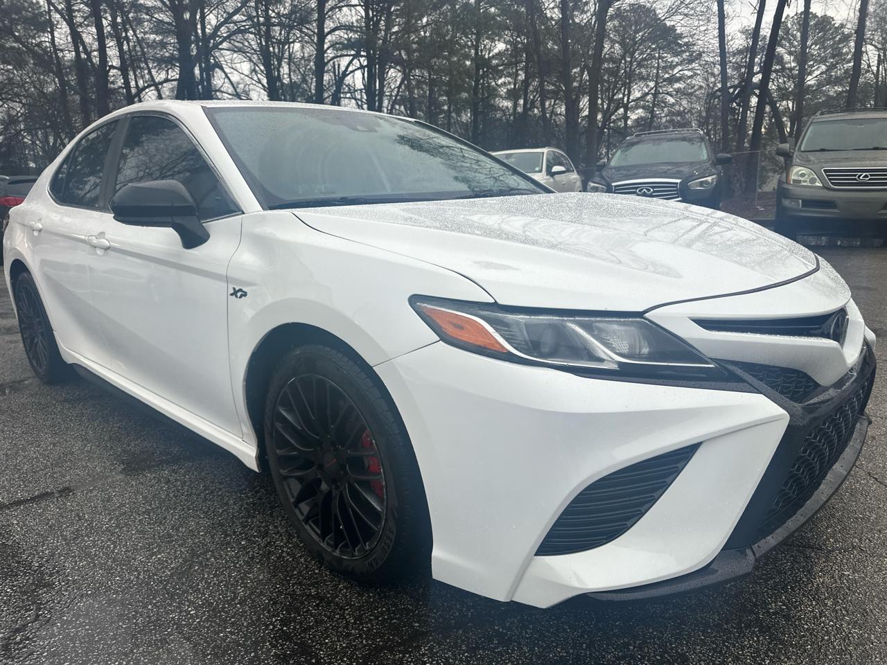 Toyota Camry SE 2020