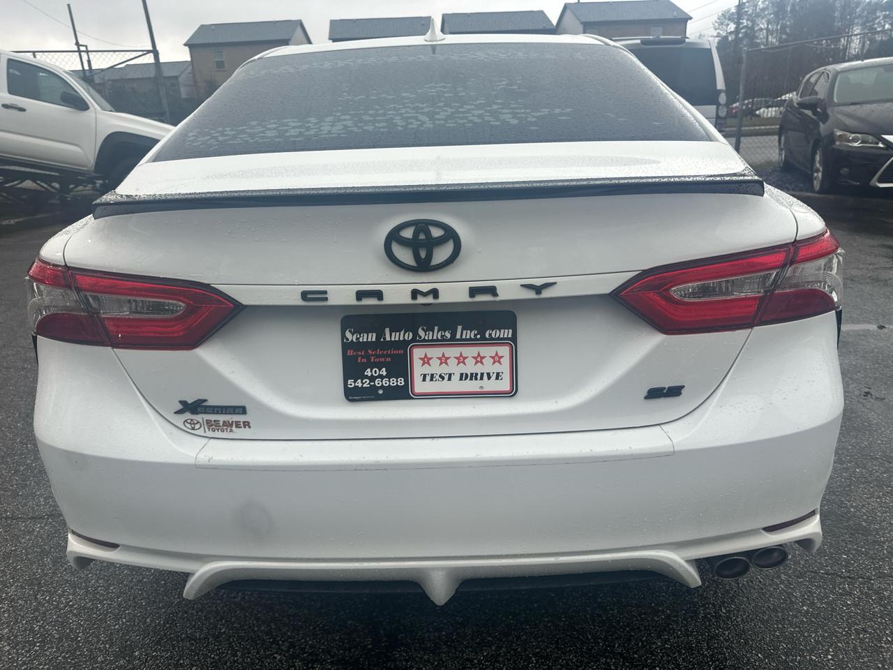 Toyota Camry SE 2020