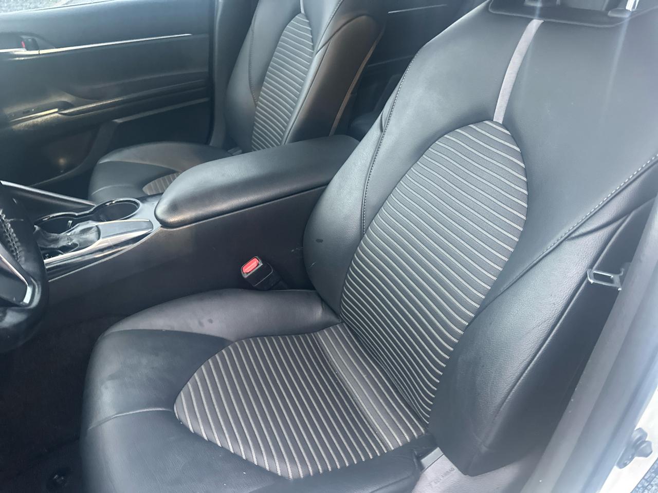 Toyota Camry SE 2020