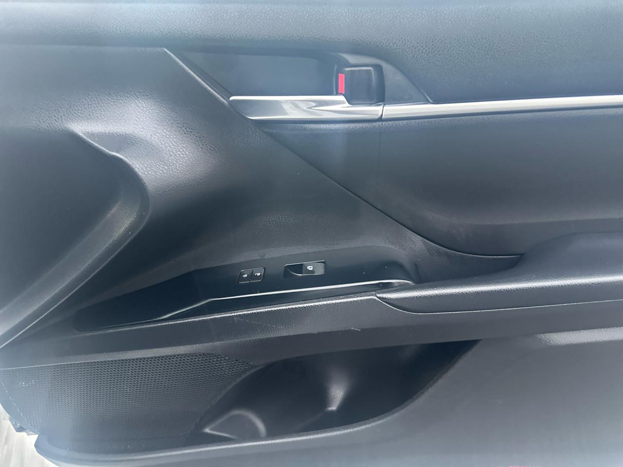 Toyota Camry SE 2020