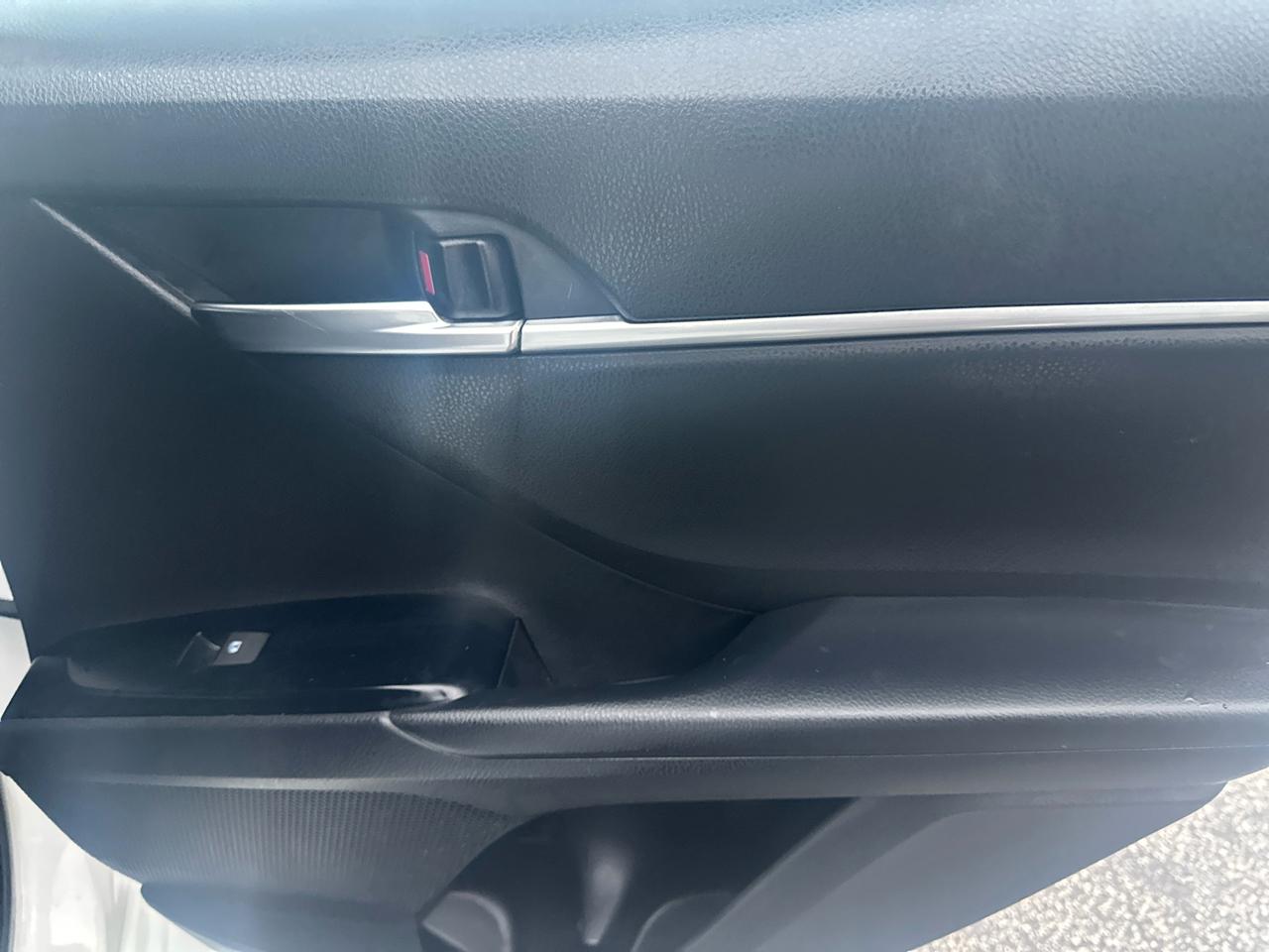 Toyota Camry SE 2020