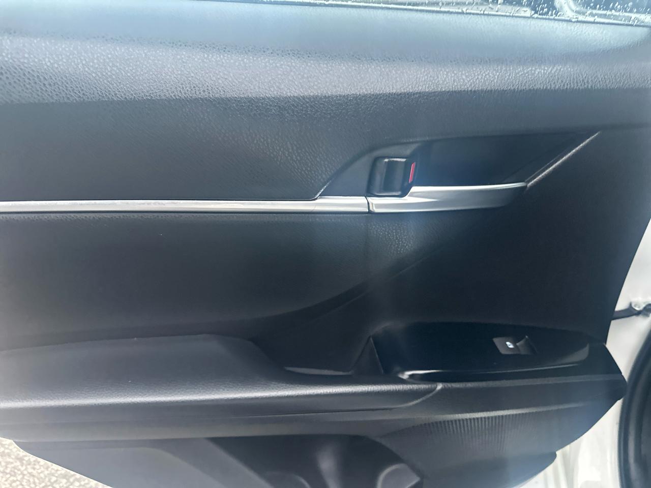 Toyota Camry SE 2020