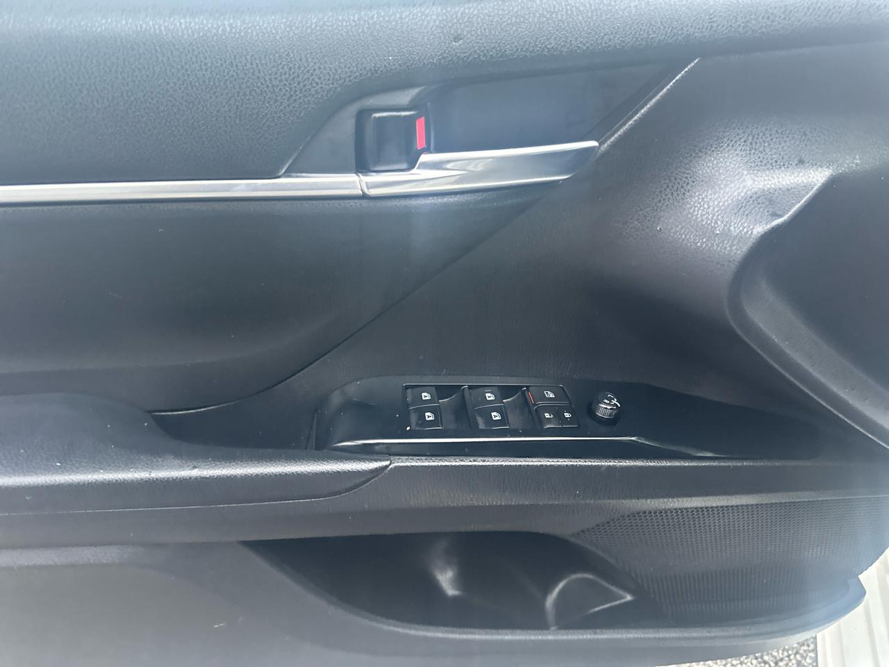 Toyota Camry SE 2020