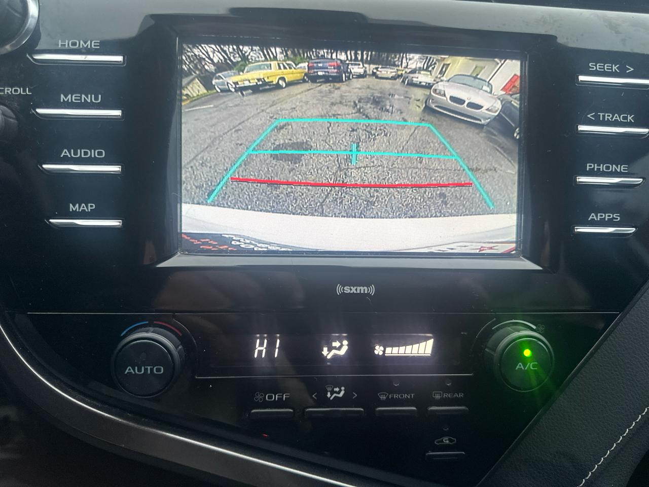 Toyota Camry SE 2020