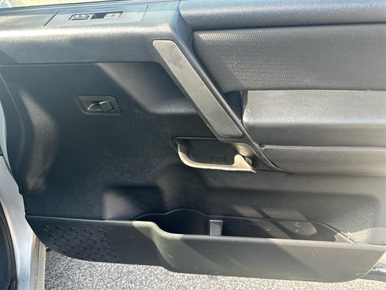 Nissan Titan LE Crew Cab 2WD LWB 2008