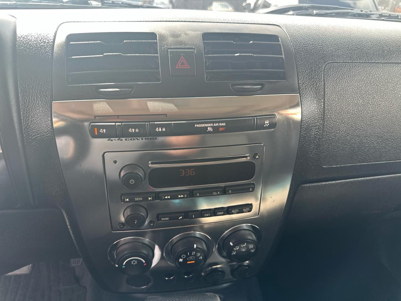 HUMMER H3T Base 2010