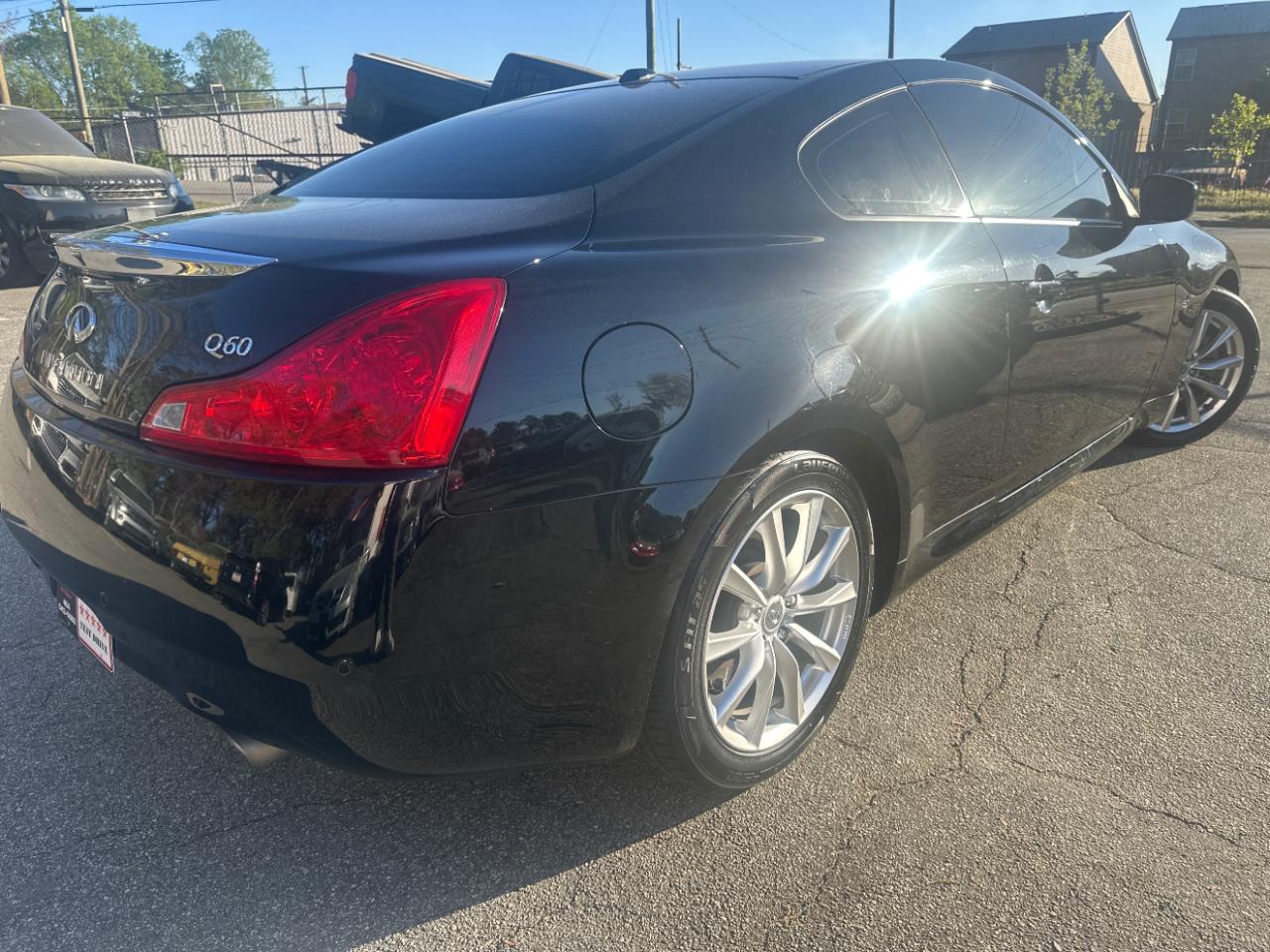 Infiniti Q60 Coupe Sport 6MT 2014