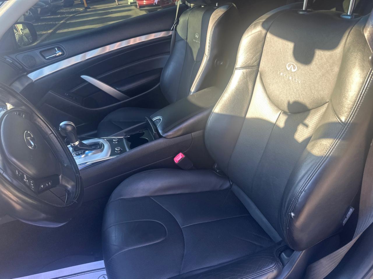 Infiniti Q60 Coupe Sport 6MT 2014