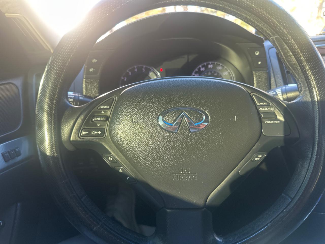 Infiniti Q60 Coupe Sport 6MT 2014