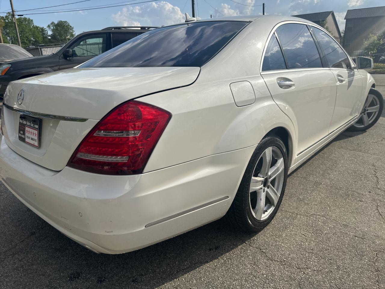 Mercedes-Benz S-Class S550 2011