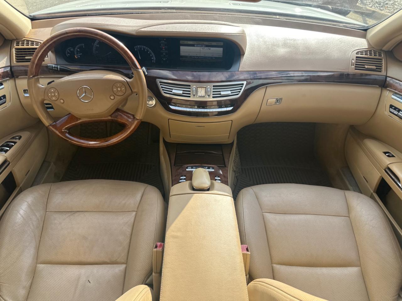 Mercedes-Benz S-Class S550 2011