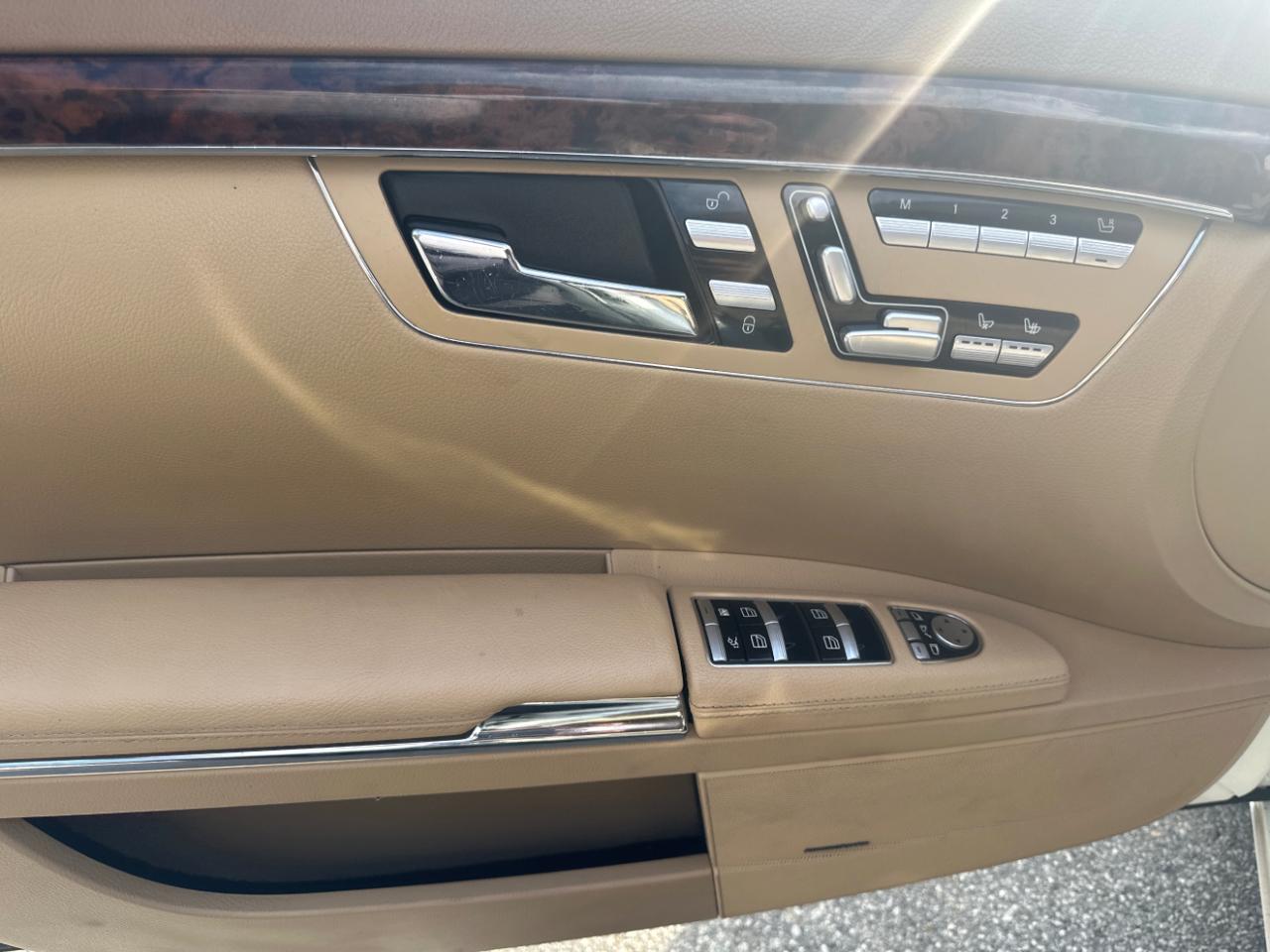 Mercedes-Benz S-Class S550 2011