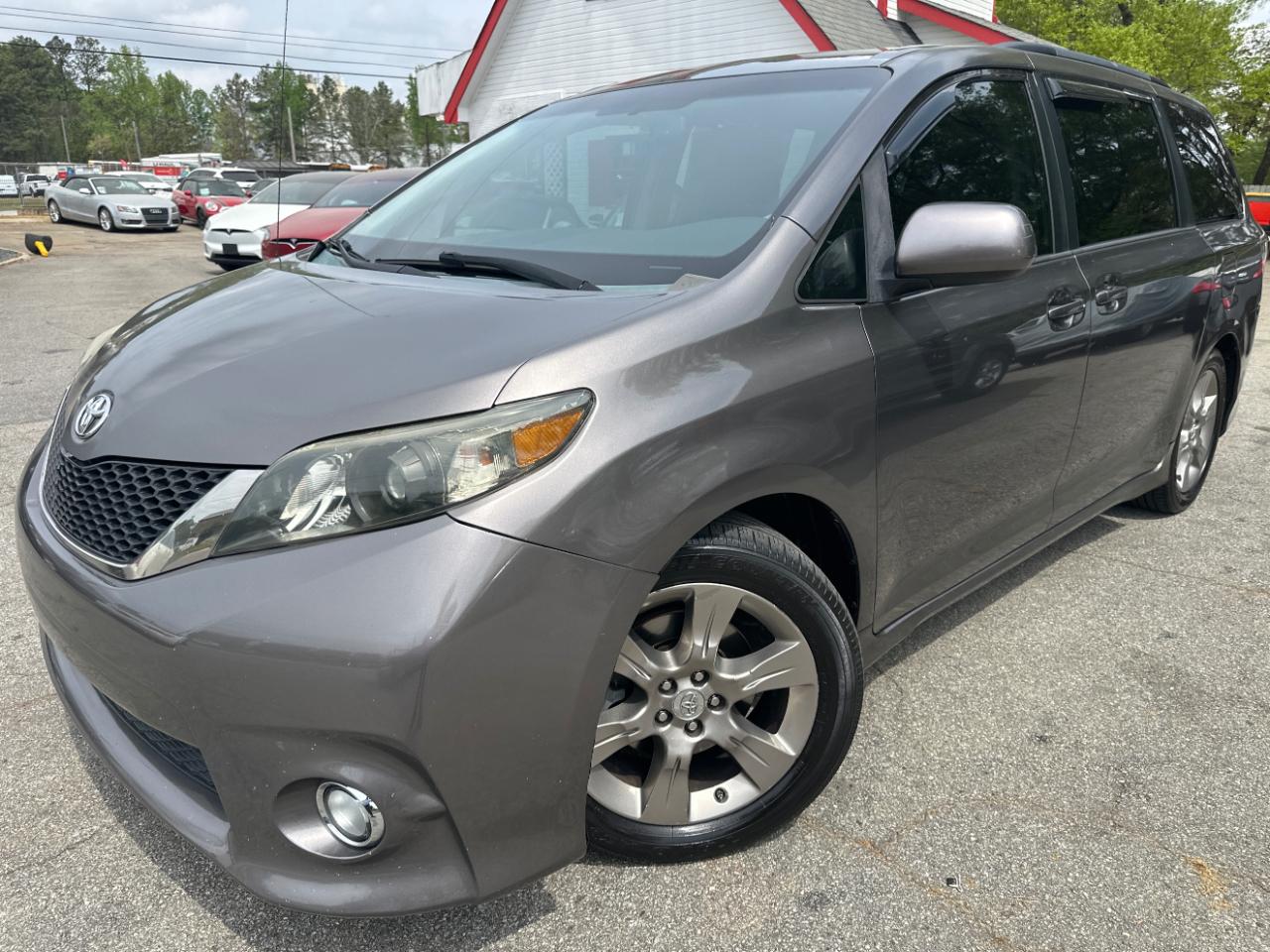 Toyota Sienna FWD 7-Passenger V6 2012