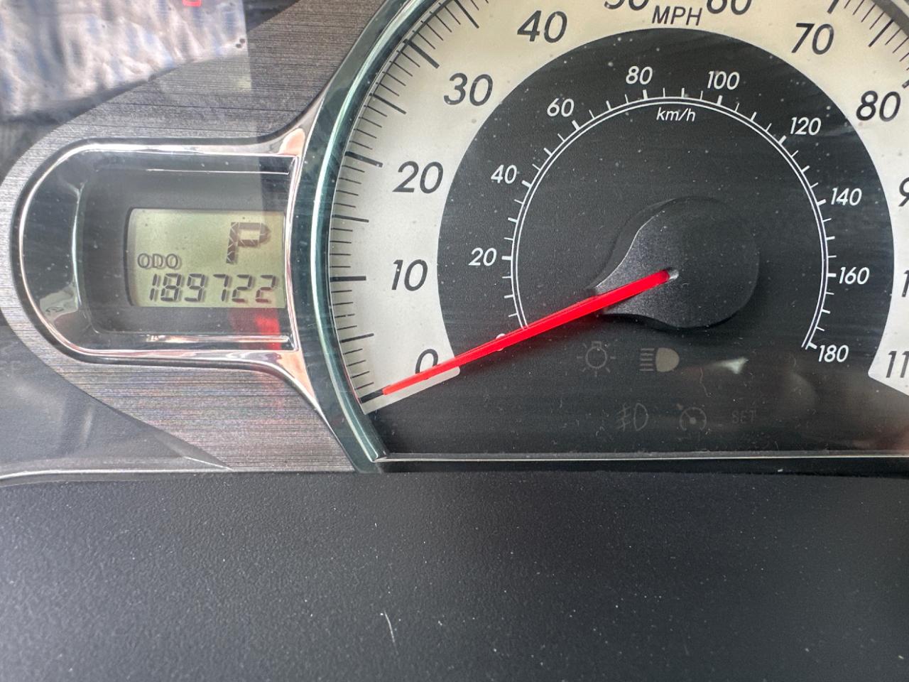 Toyota Sienna FWD 7-Passenger V6 2012