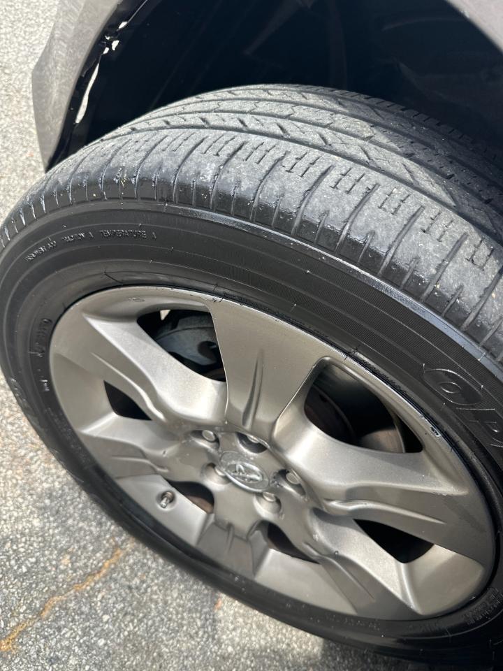 Toyota Sienna FWD 7-Passenger V6 2012